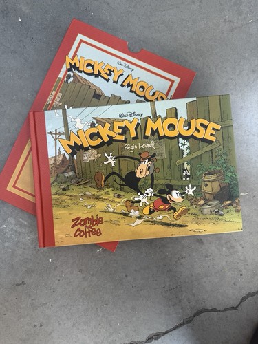 Mickey mouse regis loisel - mouse, by